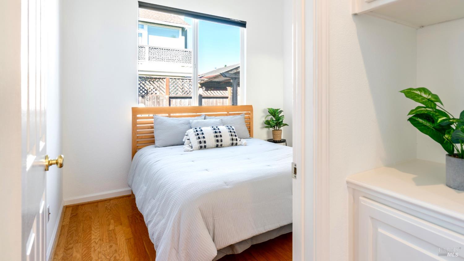 Detail Gallery Image 11 of 30 For 1214 Marque Dr, Rohnert Park,  CA 94928 - 3 Beds | 2 Baths