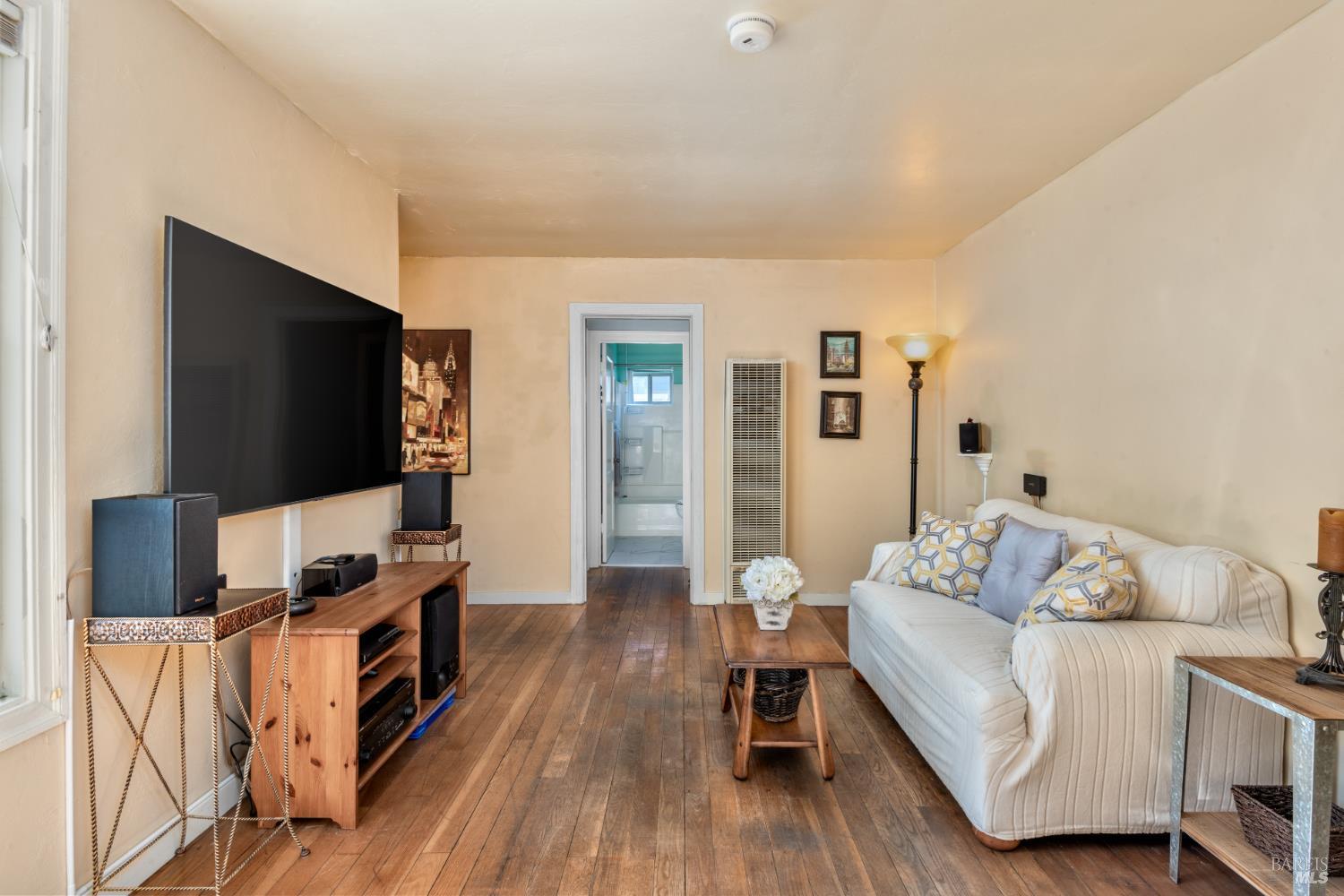 Detail Gallery Image 10 of 31 For 151 Earle St, Santa Rosa,  CA 95407 - 2 Beds | 1 Baths