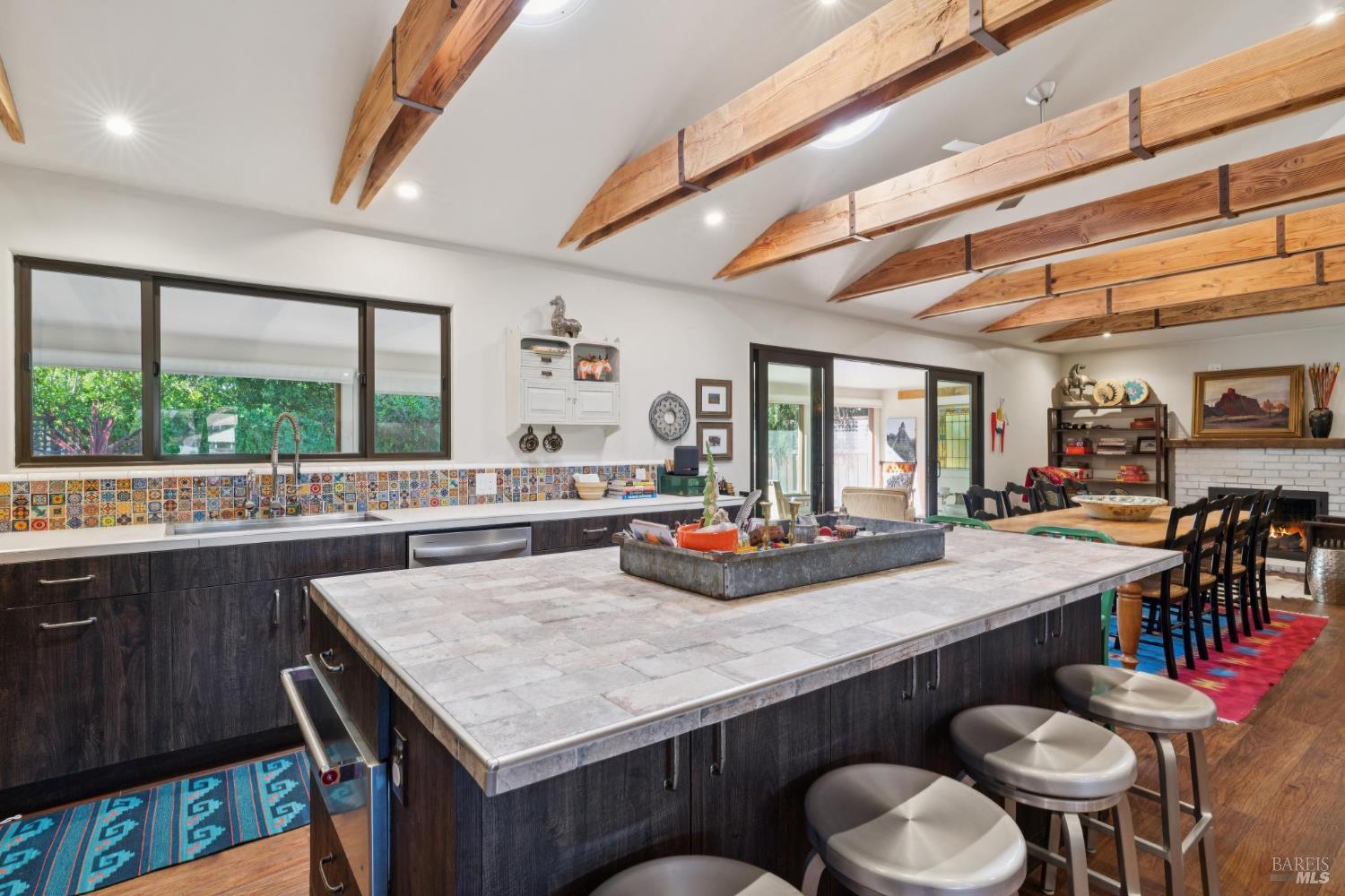 Detail Gallery Image 11 of 46 For 32 El Nido Ct, Sonoma,  CA 95476 - 3 Beds | 2 Baths