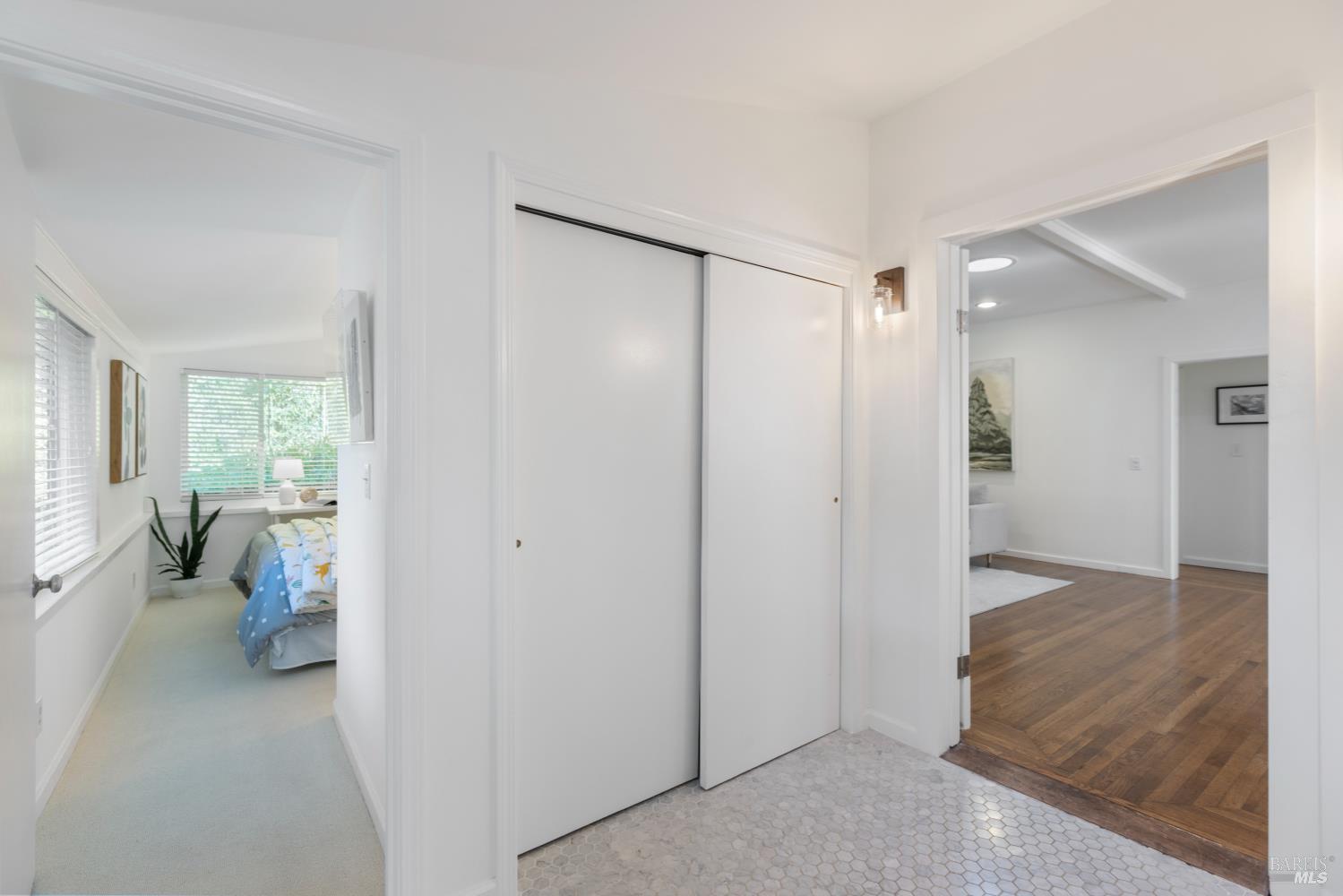 Detail Gallery Image 27 of 67 For 5 Hillside Ave, Kentfield,  CA 94904 - 5 Beds | 3 Baths