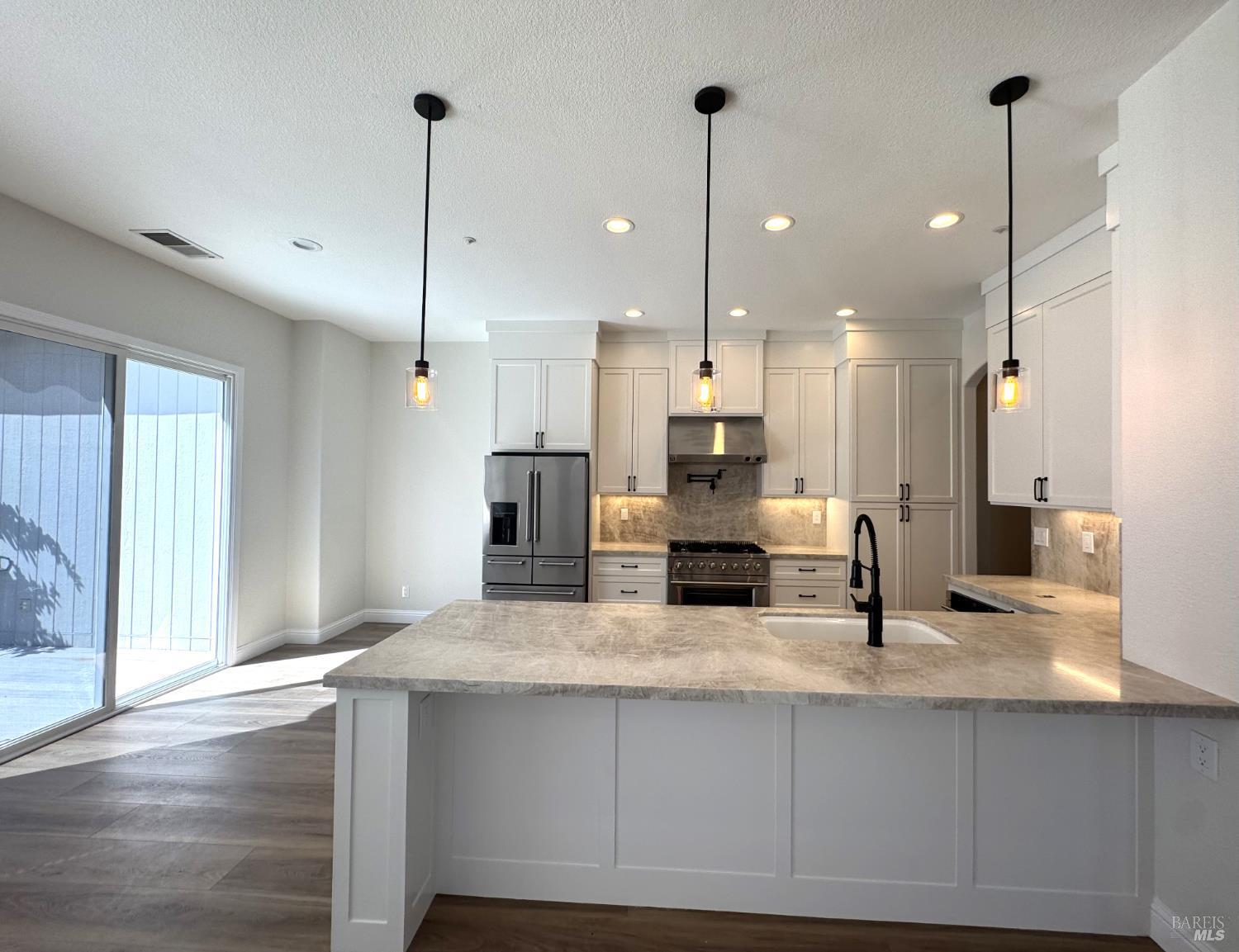 Detail Gallery Image 9 of 53 For 107 St Michael Ct, Cloverdale,  CA 95425 - 3 Beds | 2 Baths