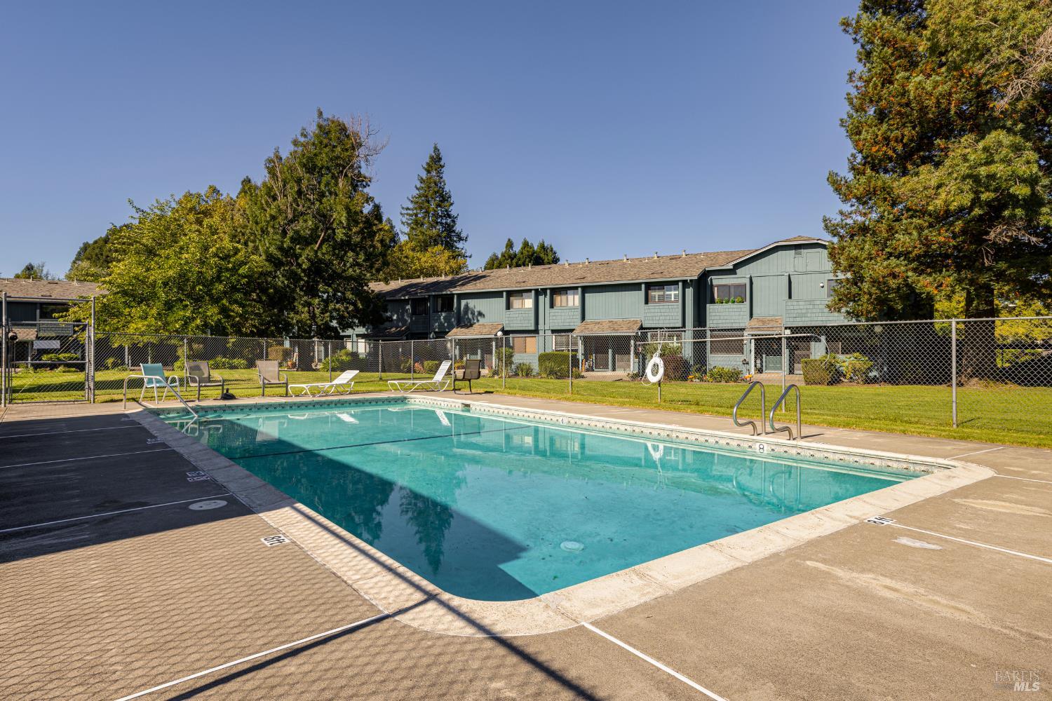 Detail Gallery Image 39 of 46 For 219 College View Dr, Rohnert Park,  CA 94928 - 3 Beds | 1/1 Baths