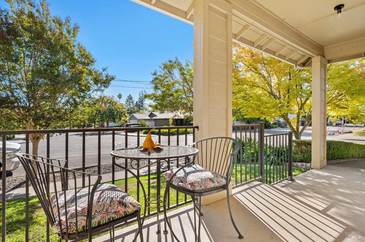 Detail Gallery Image 6 of 64 For 1049 Charlson Way, Napa,  CA 94558 - 3 Beds | 2 Baths