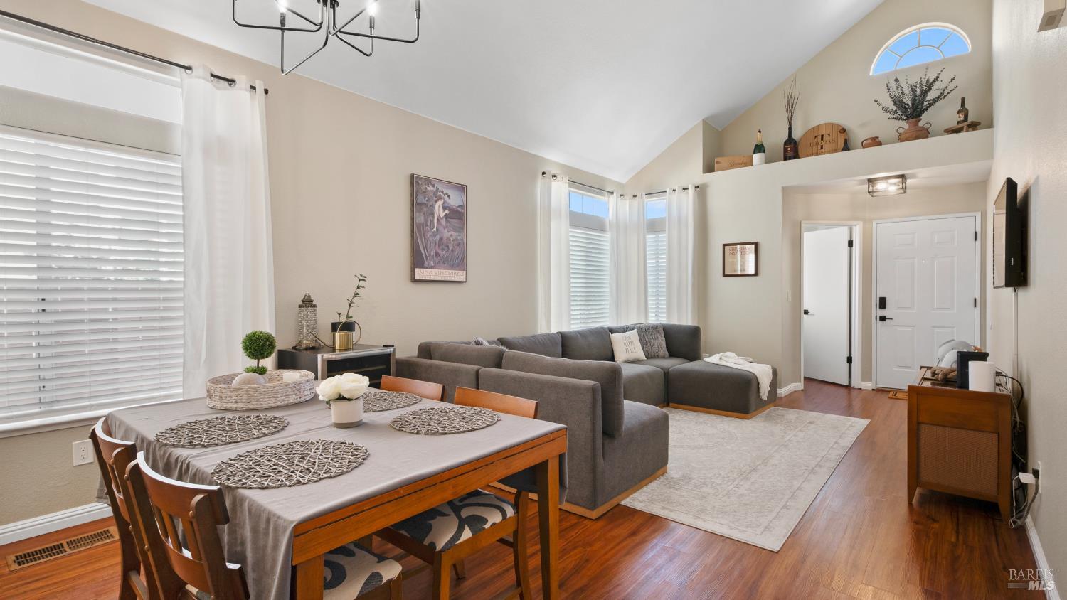 Detail Gallery Image 9 of 36 For 114 Birchwood Ct, Suisun City,  CA 94585 - 3 Beds | 2/1 Baths