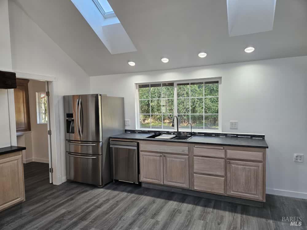 Detail Gallery Image 19 of 27 For 6060 Oak Ave, Cotati,  CA 94931 - 4 Beds | 2 Baths