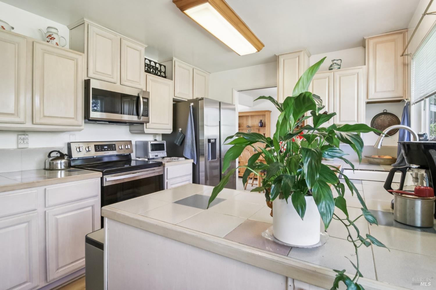 Detail Gallery Image 32 of 64 For 3217 Ensenada Dr, San Ramon,  CA 94583 - 4 Beds | 2/1 Baths