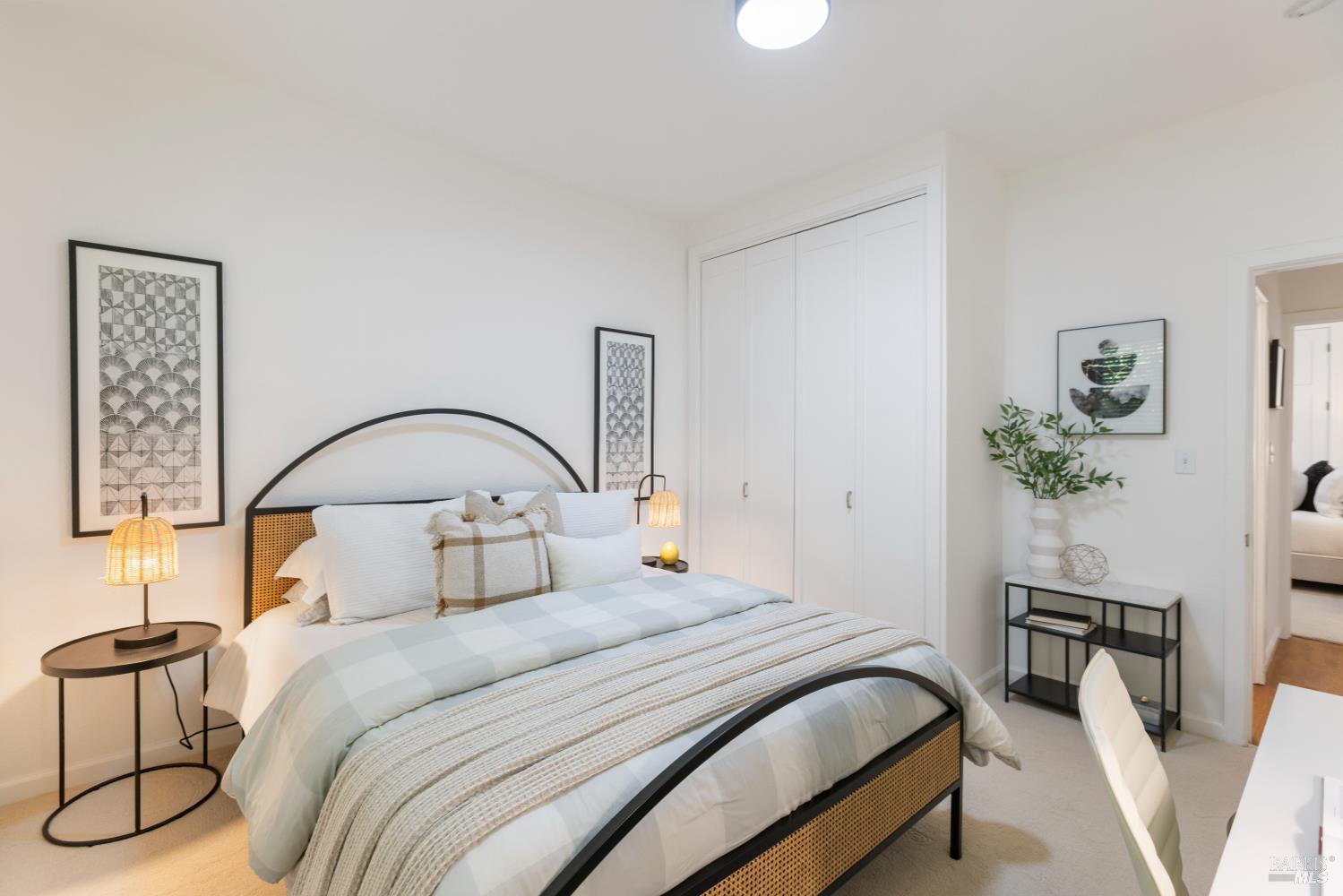 Detail Gallery Image 18 of 67 For 5 Hillside Ave, Kentfield,  CA 94904 - 5 Beds | 3 Baths