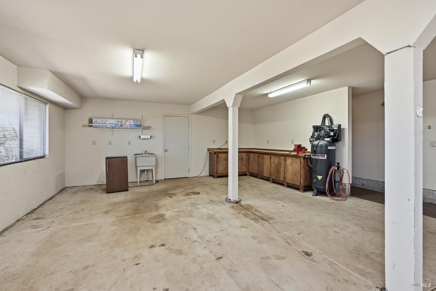 Detail Gallery Image 29 of 47 For 16261 Conestoga Rd, Hidden Valley Lake,  CA 95467 - 3 Beds | 2/1 Baths