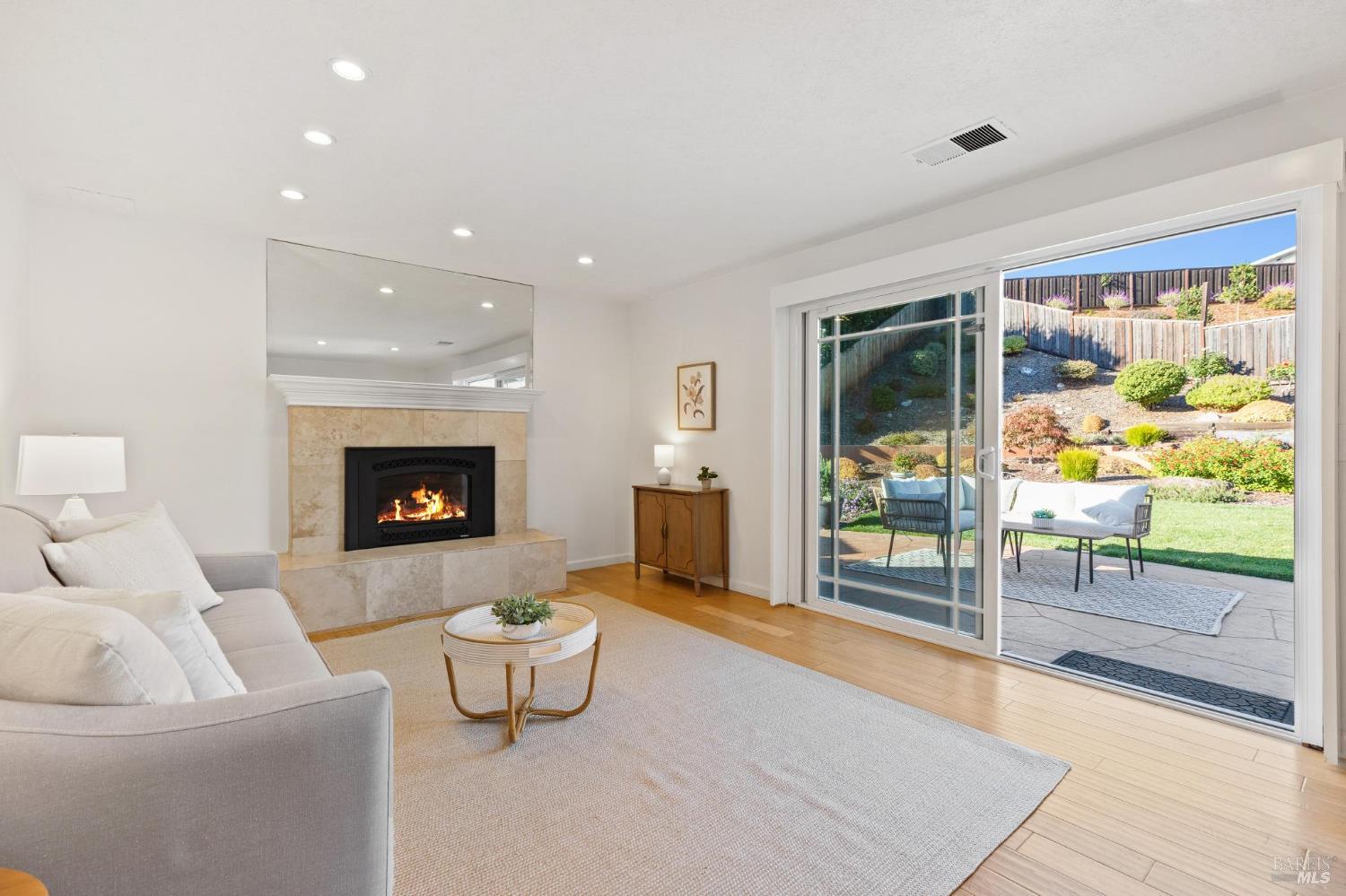 Detail Gallery Image 15 of 45 For 2108 Feliz Dr, Novato,  CA 94945 - 4 Beds | 3 Baths