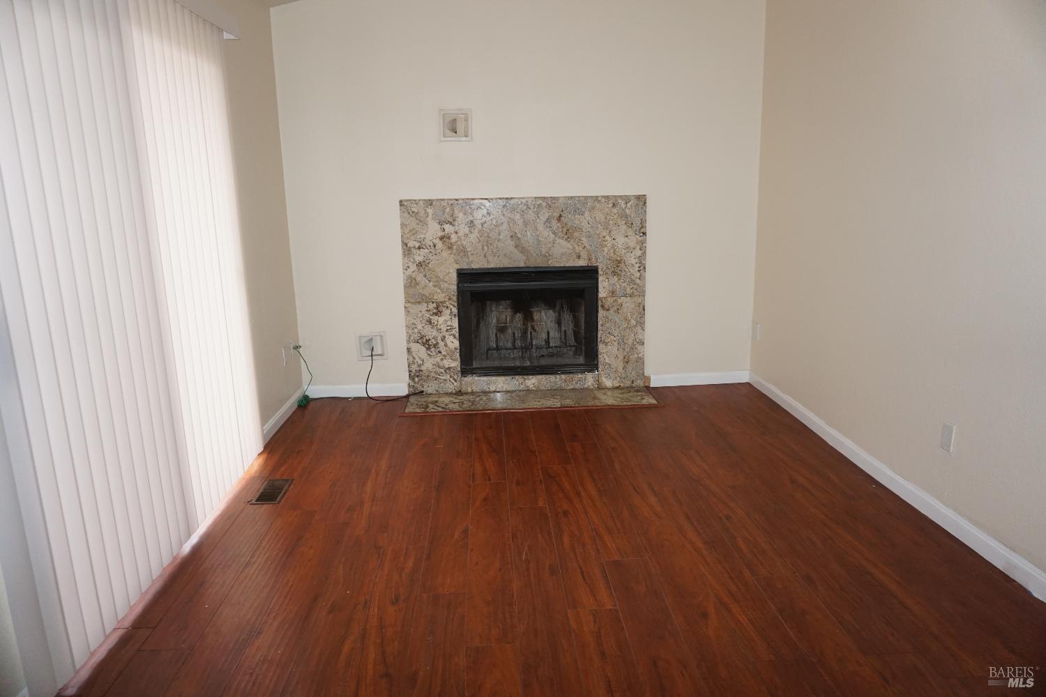 Detail Gallery Image 13 of 28 For 1048 Topsail Dr, Vallejo,  CA 94591 - 4 Beds | 2 Baths