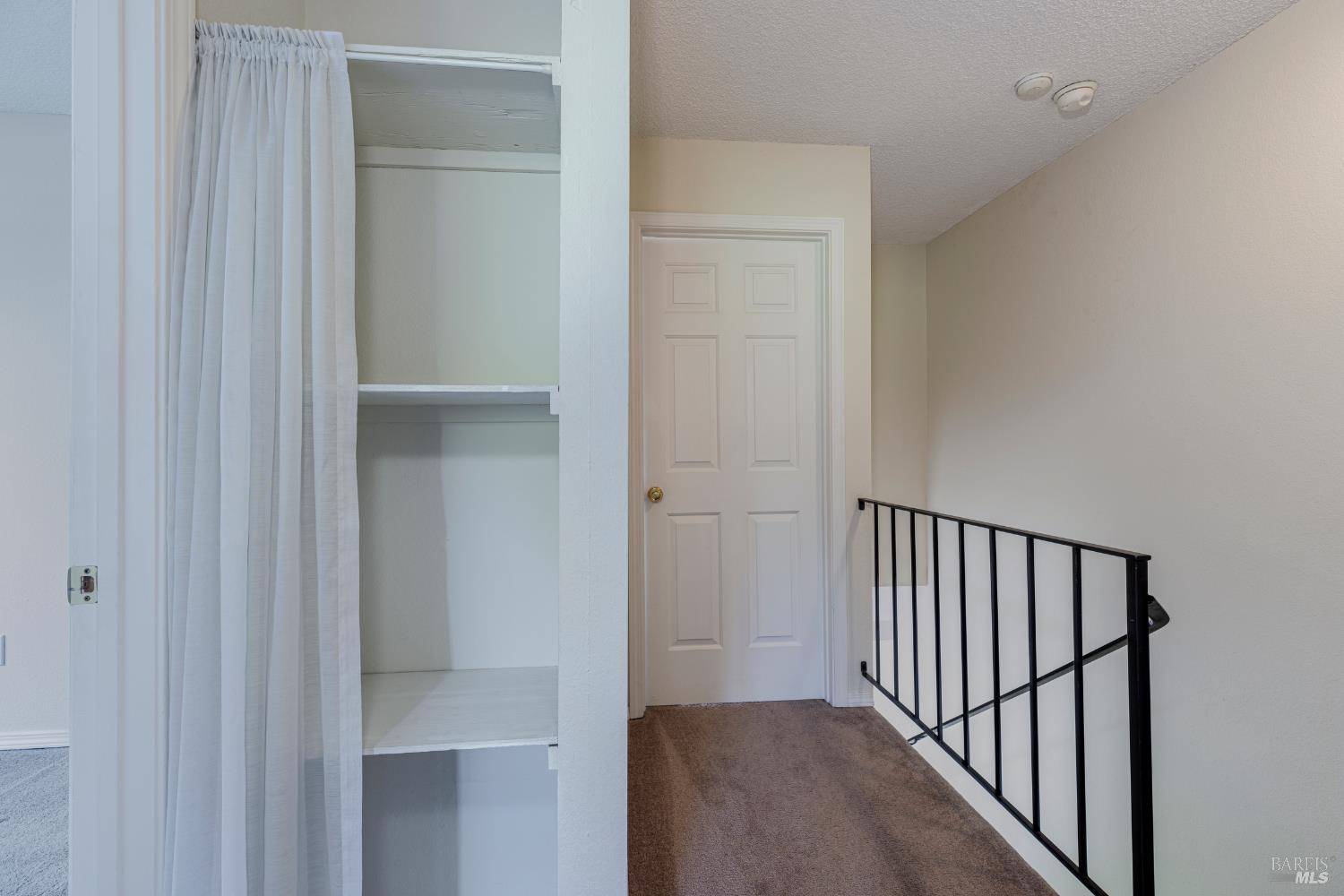 Detail Gallery Image 16 of 46 For 219 College View Dr, Rohnert Park,  CA 94928 - 3 Beds | 1/1 Baths