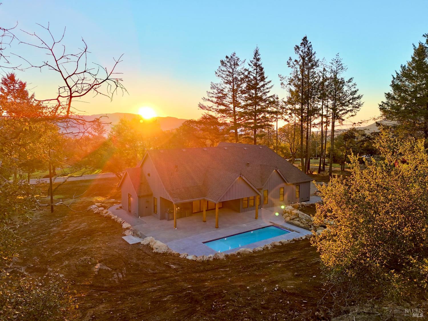 Detail Gallery Image 4 of 79 For 2716 Rollo Rd, Santa Rosa,  CA 95404 - 4 Beds | 3/1 Baths