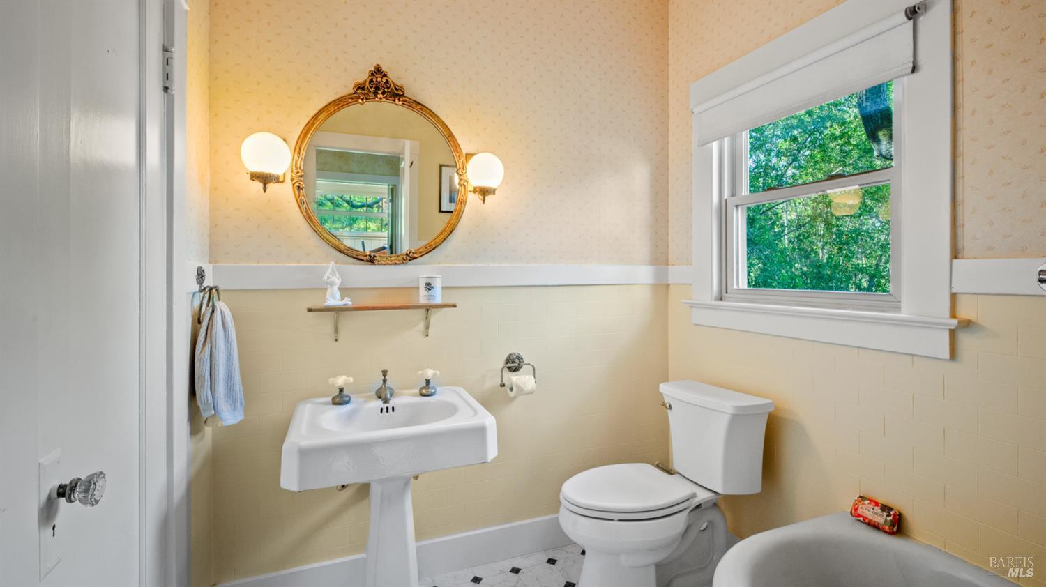 Detail Gallery Image 25 of 77 For 150 Bungalow Ave, San Rafael,  CA 94901 - 4 Beds | 2 Baths