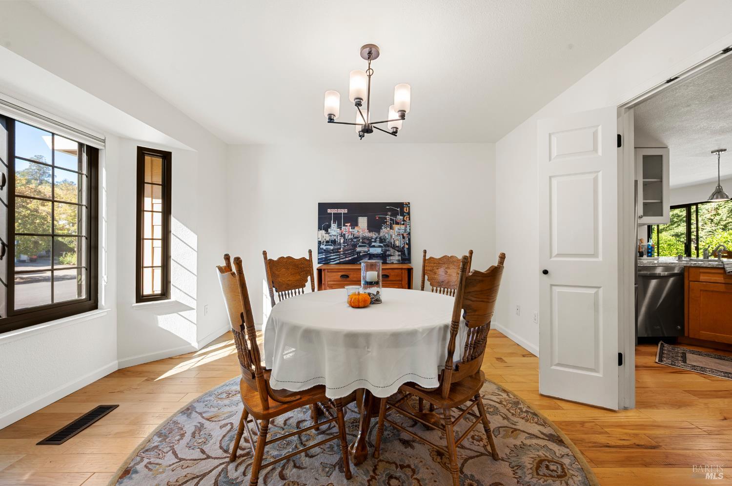 Detail Gallery Image 17 of 64 For 1049 Charlson Way, Napa,  CA 94558 - 3 Beds | 2 Baths