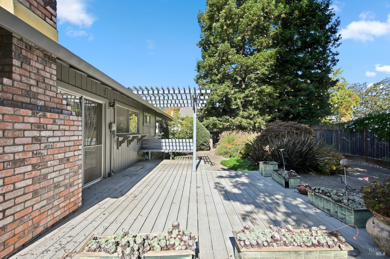 Detail Gallery Image 40 of 48 For 1124 Sunnyslope Dr, Santa Rosa,  CA 95404 - 4 Beds | 2 Baths