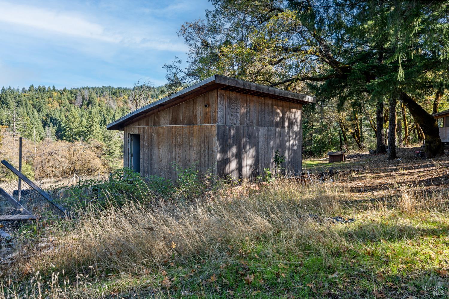 Detail Gallery Image 11 of 16 For 61051 Bell Springs Rd, Laytonville,  CA 95454 - – Beds | – Baths