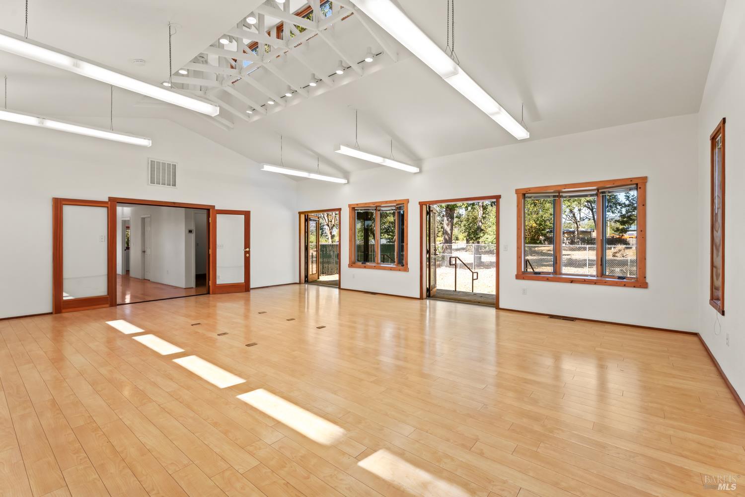 Detail Gallery Image 10 of 17 For 10185 East Rd, Redwood Valley,  CA 95470 - 1 Beds | 1 Baths