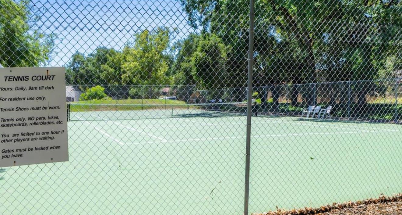 Detail Gallery Image 30 of 32 For 802 Adobe Dr, Santa Rosa,  CA 95404 - 2 Beds | 2 Baths