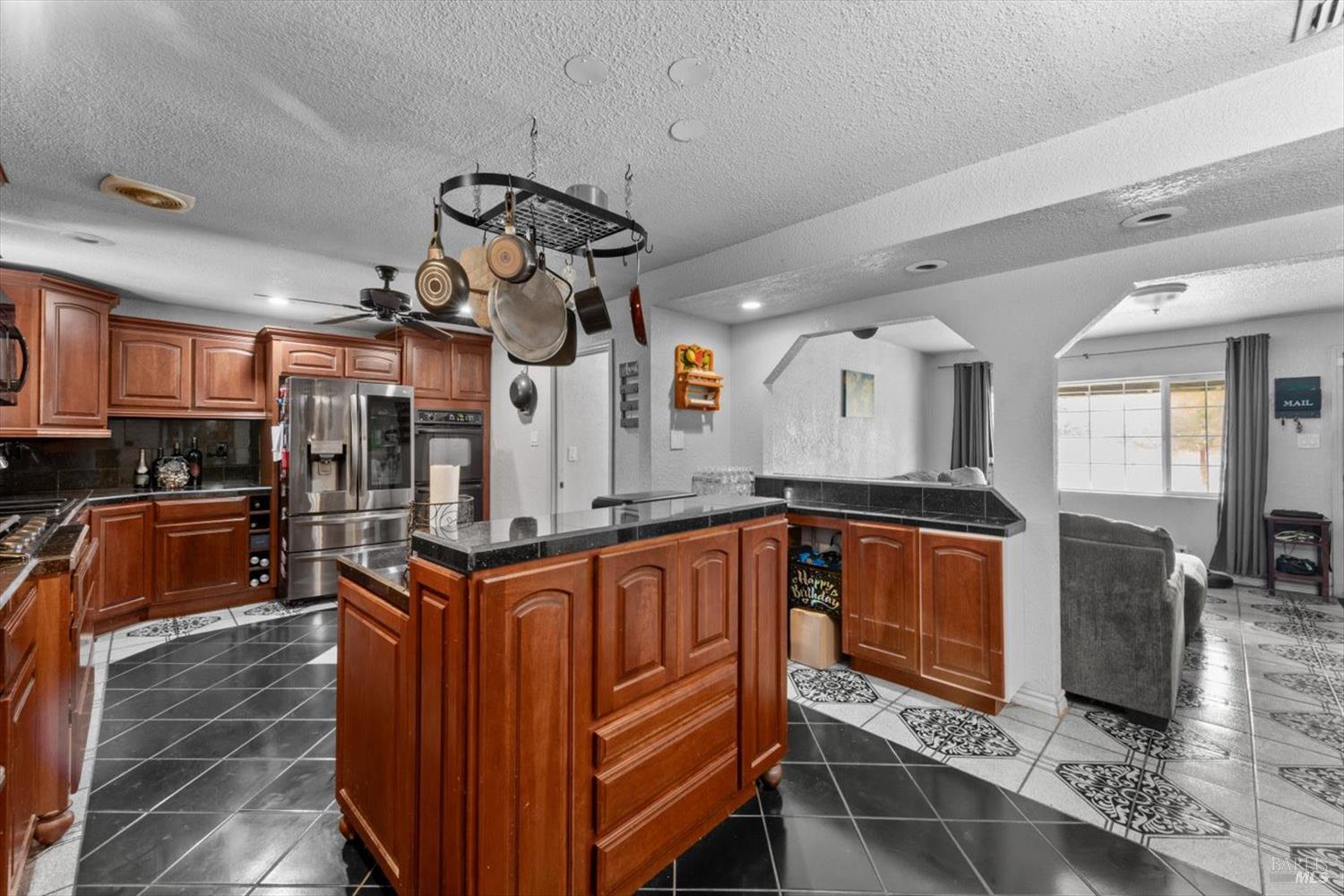 Detail Gallery Image 10 of 22 For 364 Brown St, Vacaville,  CA 95688 - 4 Beds | 2 Baths