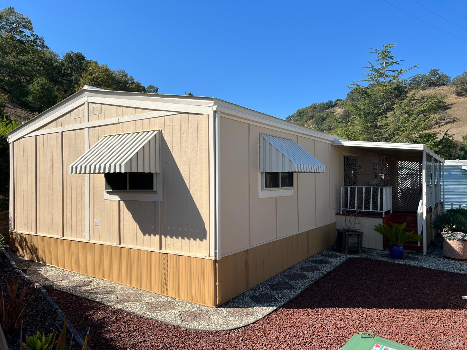 Detail Gallery Image 4 of 31 For 121 Panorama Dr, Novato,  CA 94949 - 2 Beds | 2 Baths