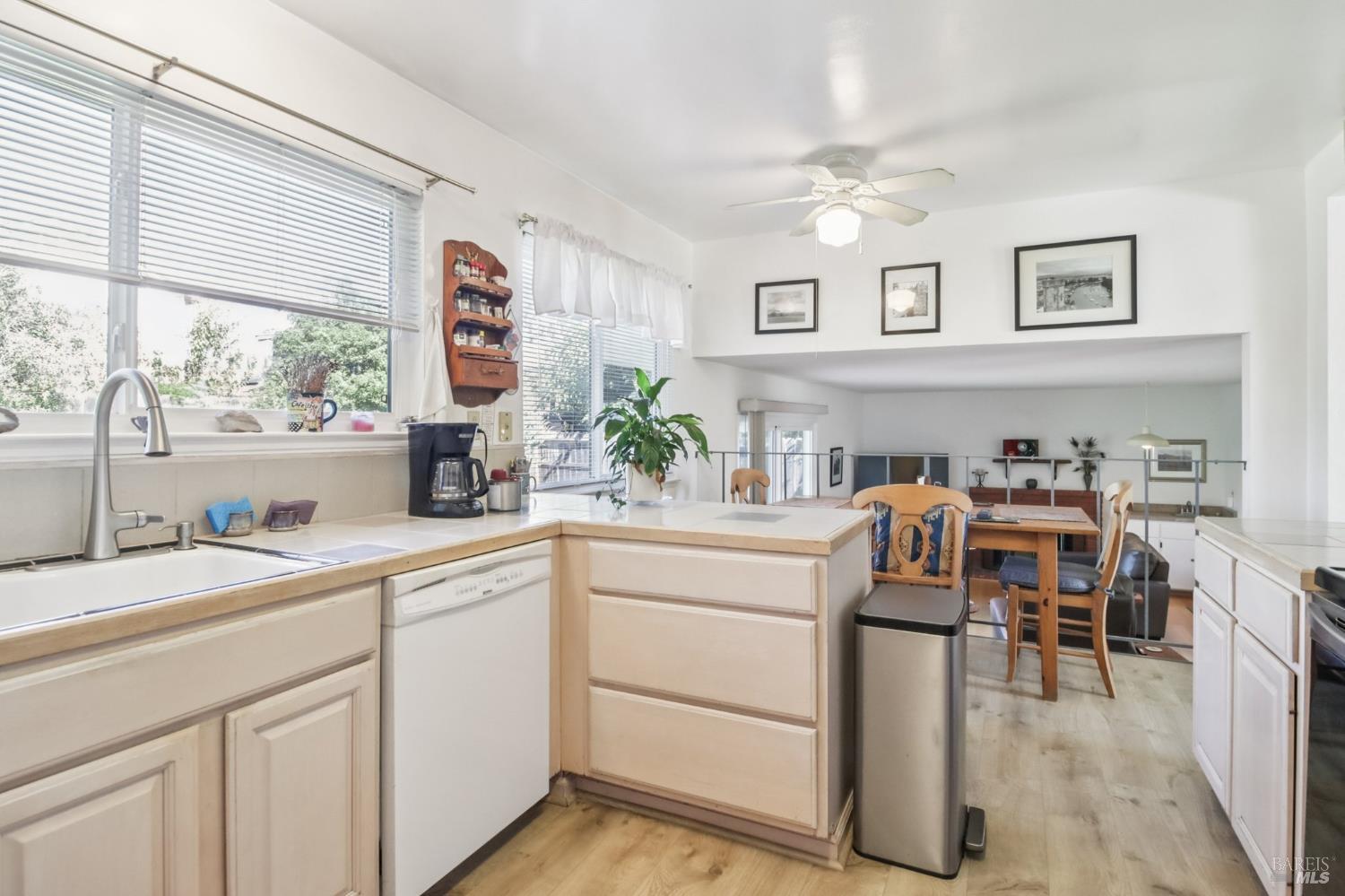 Detail Gallery Image 29 of 64 For 3217 Ensenada Dr, San Ramon,  CA 94583 - 4 Beds | 2/1 Baths