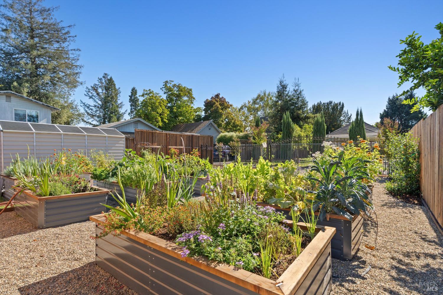 Detail Gallery Image 40 of 41 For 620 Brown St, Healdsburg,  CA 95448 - 4 Beds | 4/1 Baths