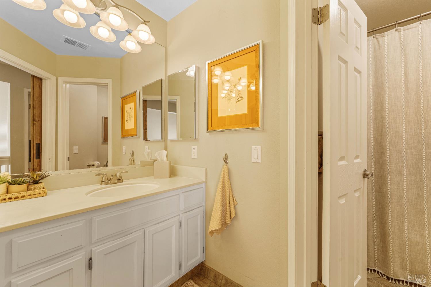 Detail Gallery Image 31 of 45 For 129 Wooded Glen Ct, Windsor,  CA 95492 - 4 Beds | 3 Baths