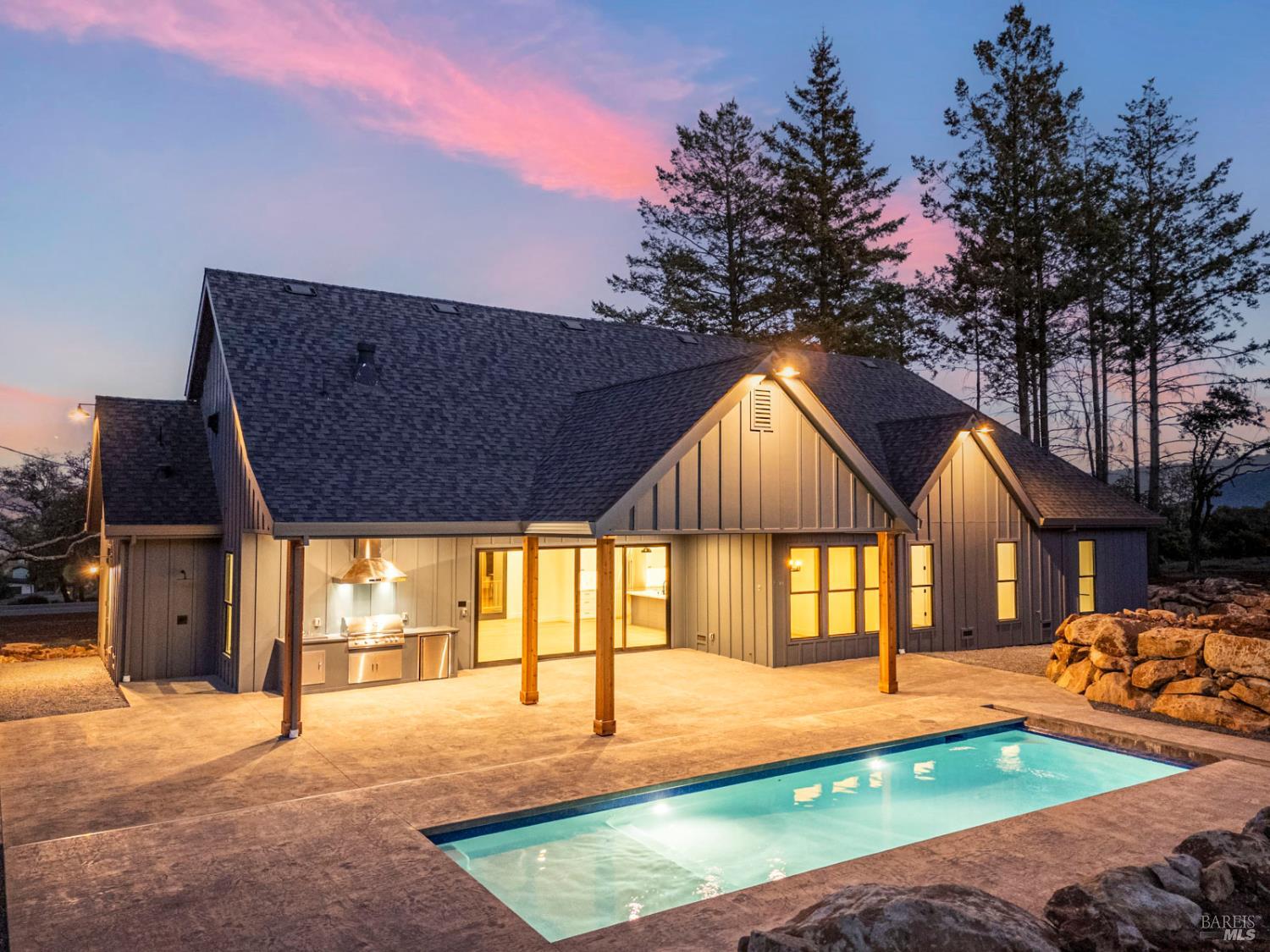 Detail Gallery Image 9 of 79 For 2716 Rollo Rd, Santa Rosa,  CA 95404 - 4 Beds | 3/1 Baths