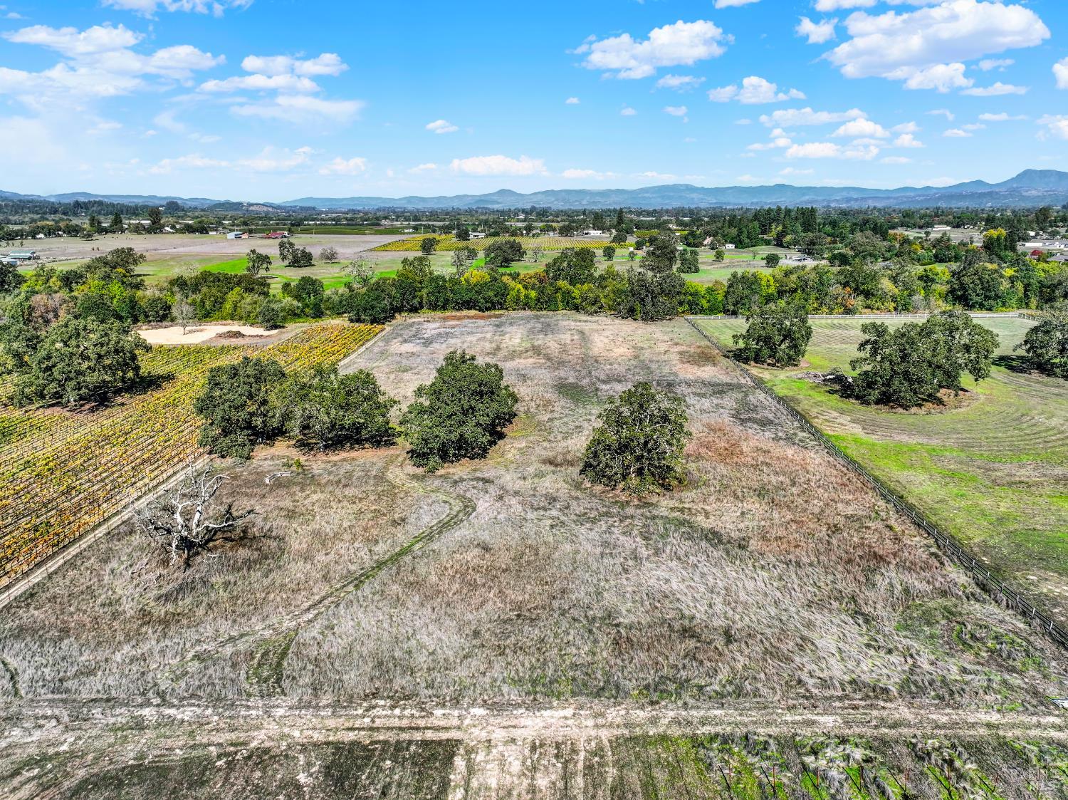 Detail Gallery Image 6 of 24 For 5695 Bravo Toro Ln, Santa Rosa,  CA 95401 - – Beds | – Baths