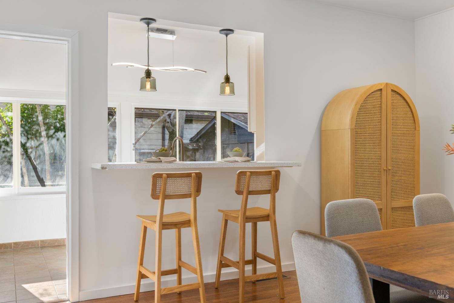 Detail Gallery Image 11 of 67 For 5 Hillside Ave, Kentfield,  CA 94904 - 5 Beds | 3 Baths