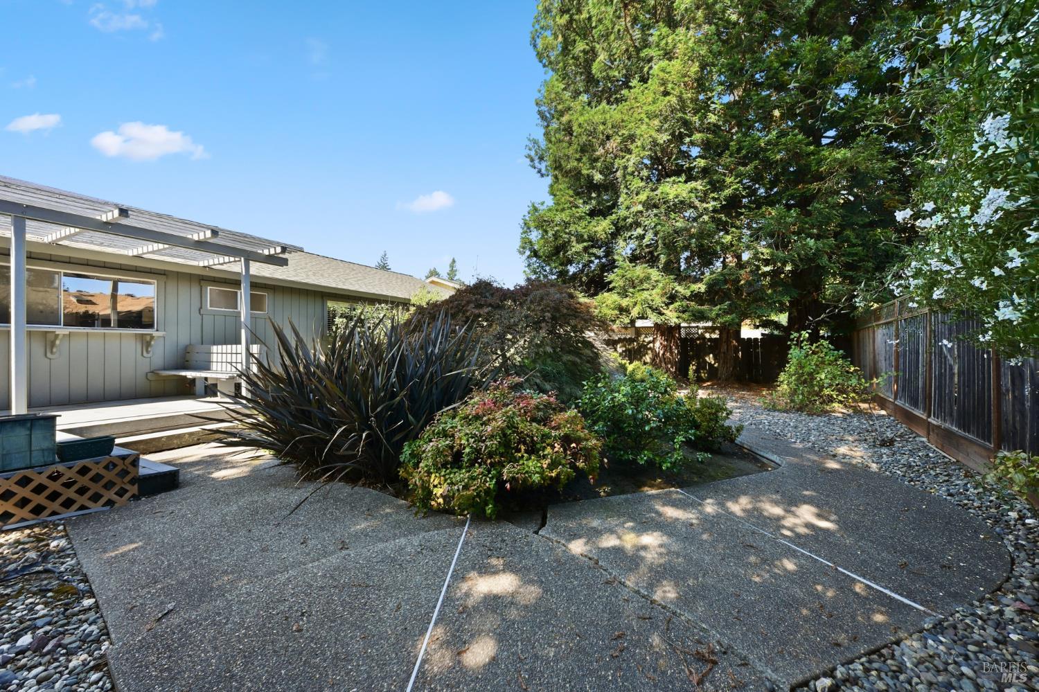 Detail Gallery Image 45 of 48 For 1124 Sunnyslope Dr, Santa Rosa,  CA 95404 - 4 Beds | 2 Baths