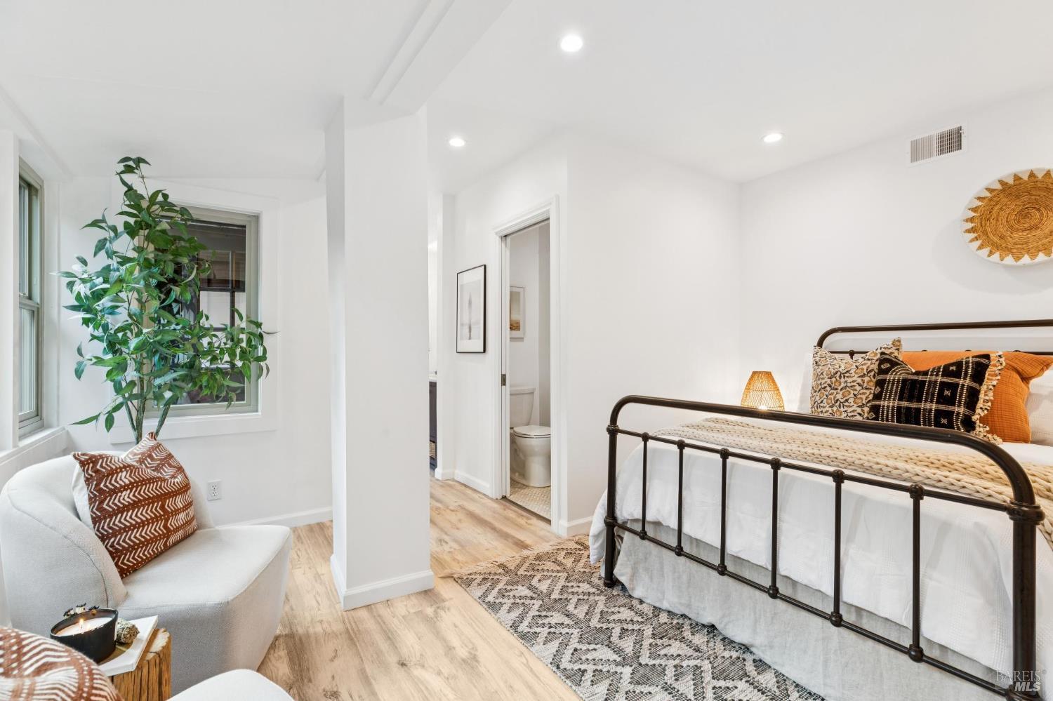 Detail Gallery Image 53 of 62 For 362 Pine Hill Rd, Mill Valley,  CA 94941 - 3 Beds | 2 Baths