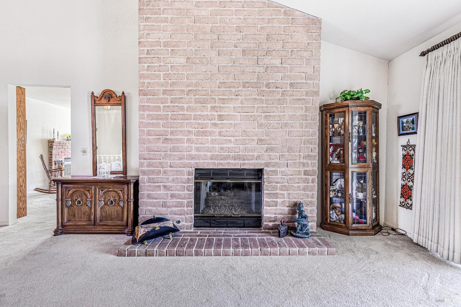 Detail Gallery Image 10 of 56 For 240 Silver Creek Cir, Santa Rosa,  CA 95409 - 3 Beds | 2 Baths