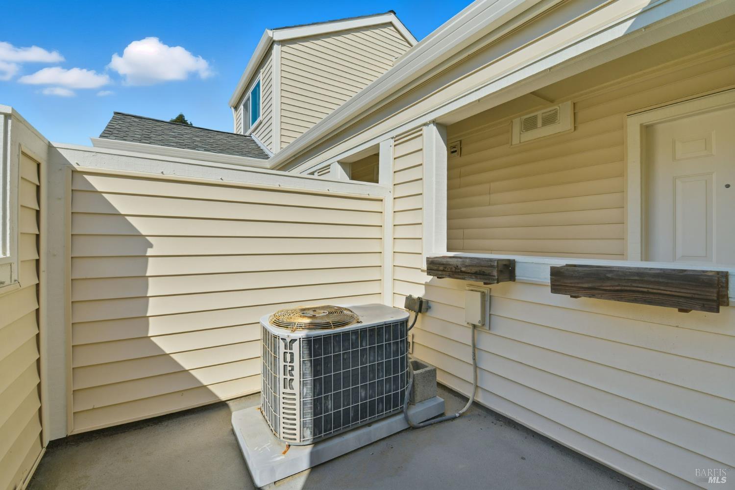 Detail Gallery Image 25 of 27 For 4632 Melody Dr #E,  Concord,  CA 94521 - 2 Beds | 2 Baths