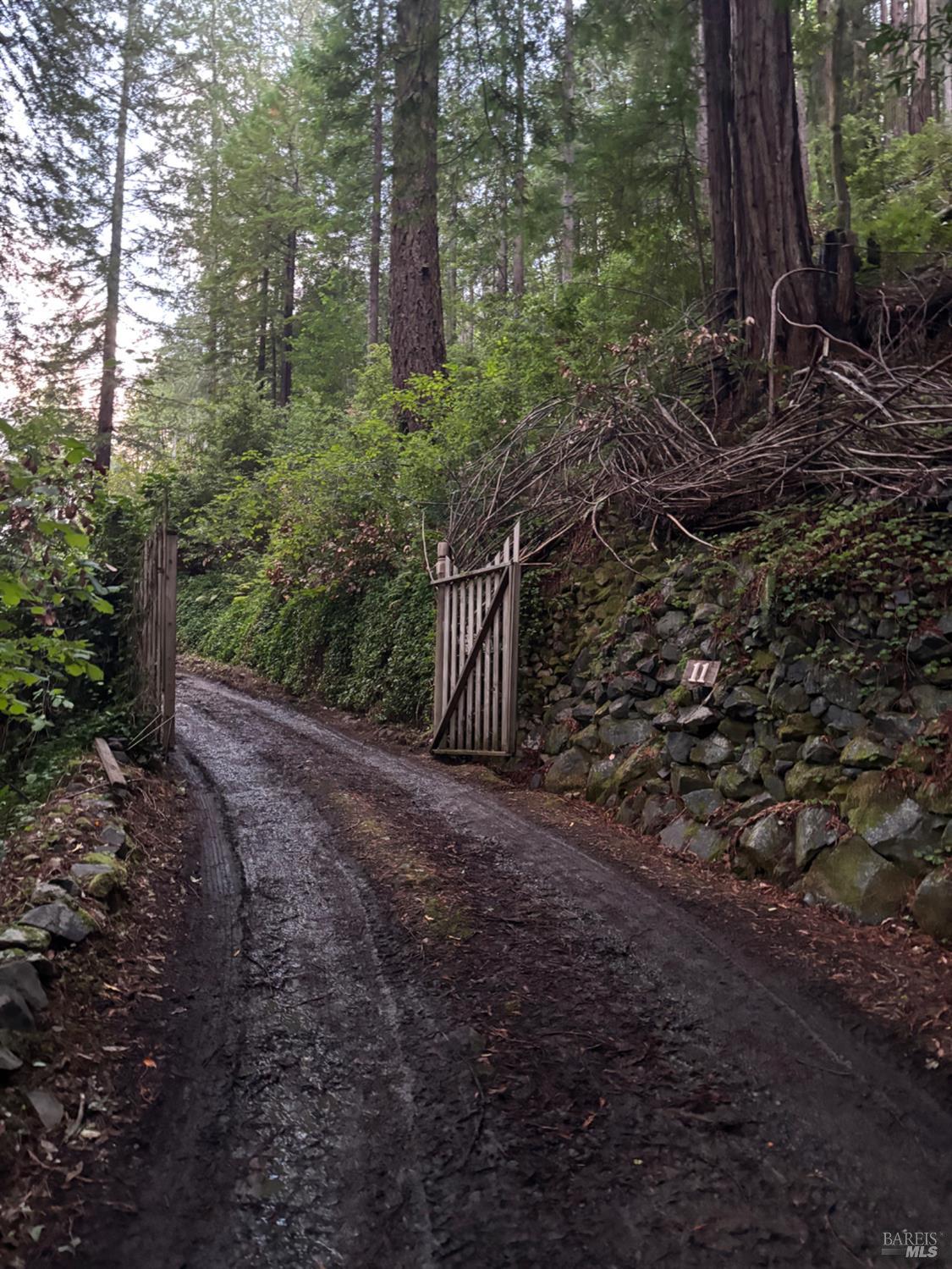 Detail Gallery Image 60 of 77 For 11 Huckleberry Hts, Cazadero,  CA 95421 - 2 Beds | 3 Baths