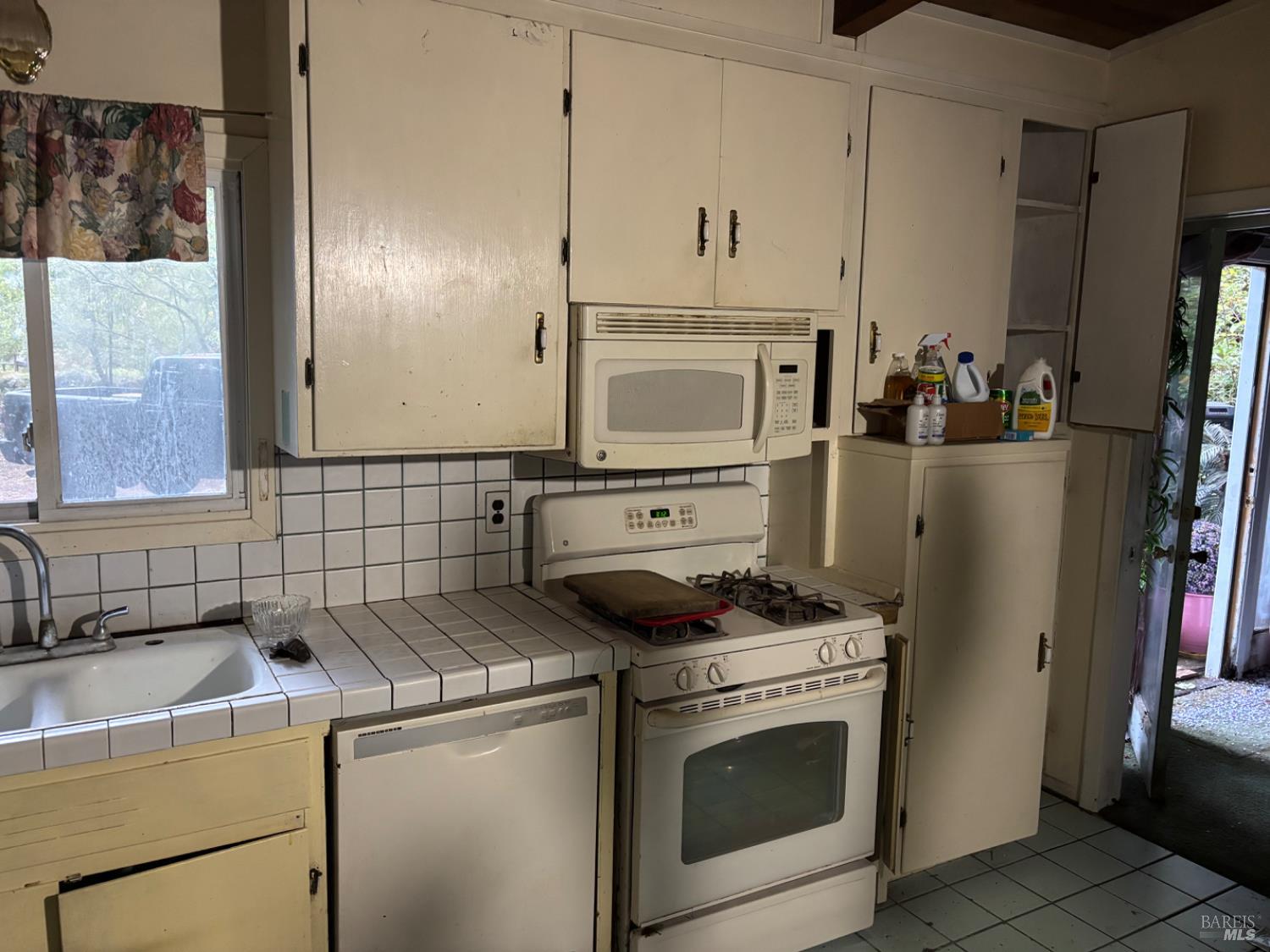 Detail Gallery Image 47 of 77 For 11 Huckleberry Hts, Cazadero,  CA 95421 - 2 Beds | 3 Baths