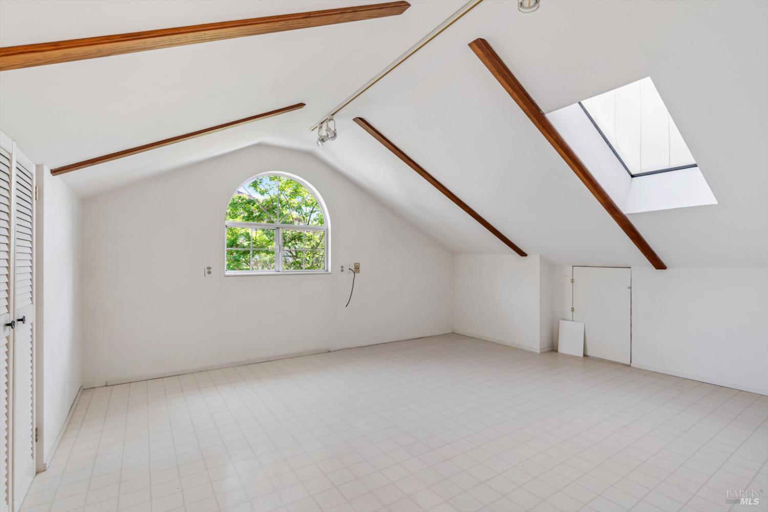 Detail Gallery Image 17 of 30 For 811 D St, Petaluma,  CA 94952 - 4 Beds | 3 Baths