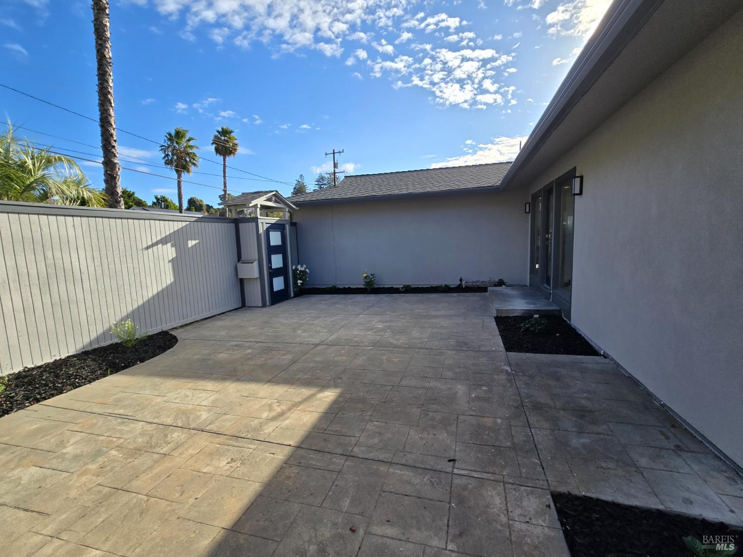 Detail Gallery Image 5 of 31 For 19 Unionstone Dr, San Rafael,  CA 94903 - 3 Beds | 2 Baths