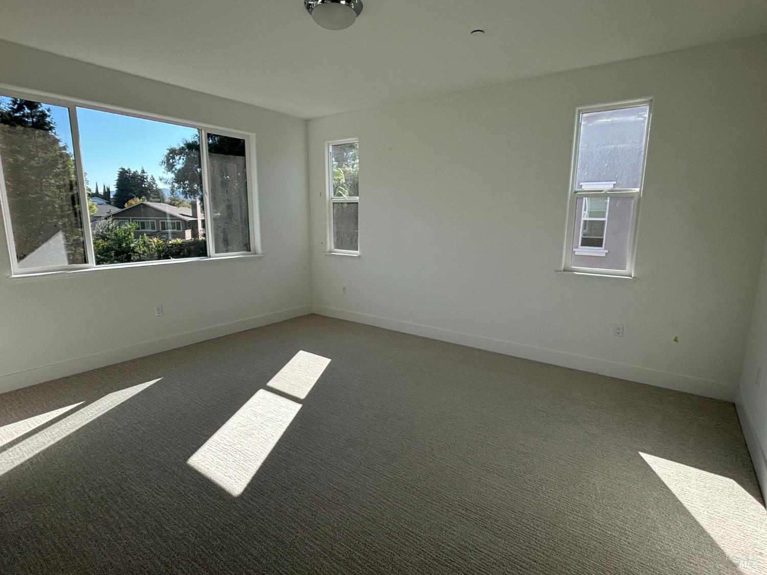 Detail Gallery Image 6 of 6 For 242 Echols Dr, Martinez,  CA 94553 - 3 Beds | 2/1 Baths