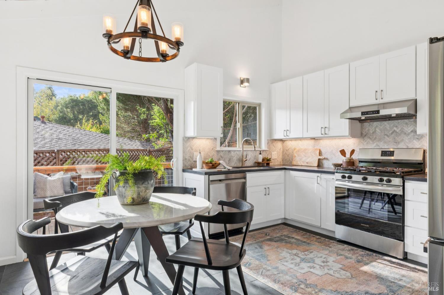 Detail Gallery Image 5 of 62 For 362 Pine Hill Rd, Mill Valley,  CA 94941 - 3 Beds | 2 Baths