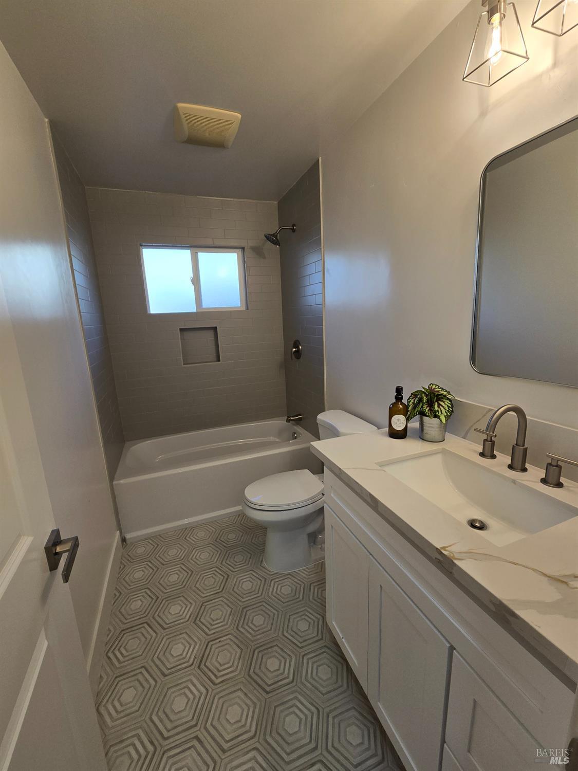 Detail Gallery Image 23 of 31 For 19 Unionstone Dr, San Rafael,  CA 94903 - 3 Beds | 2 Baths