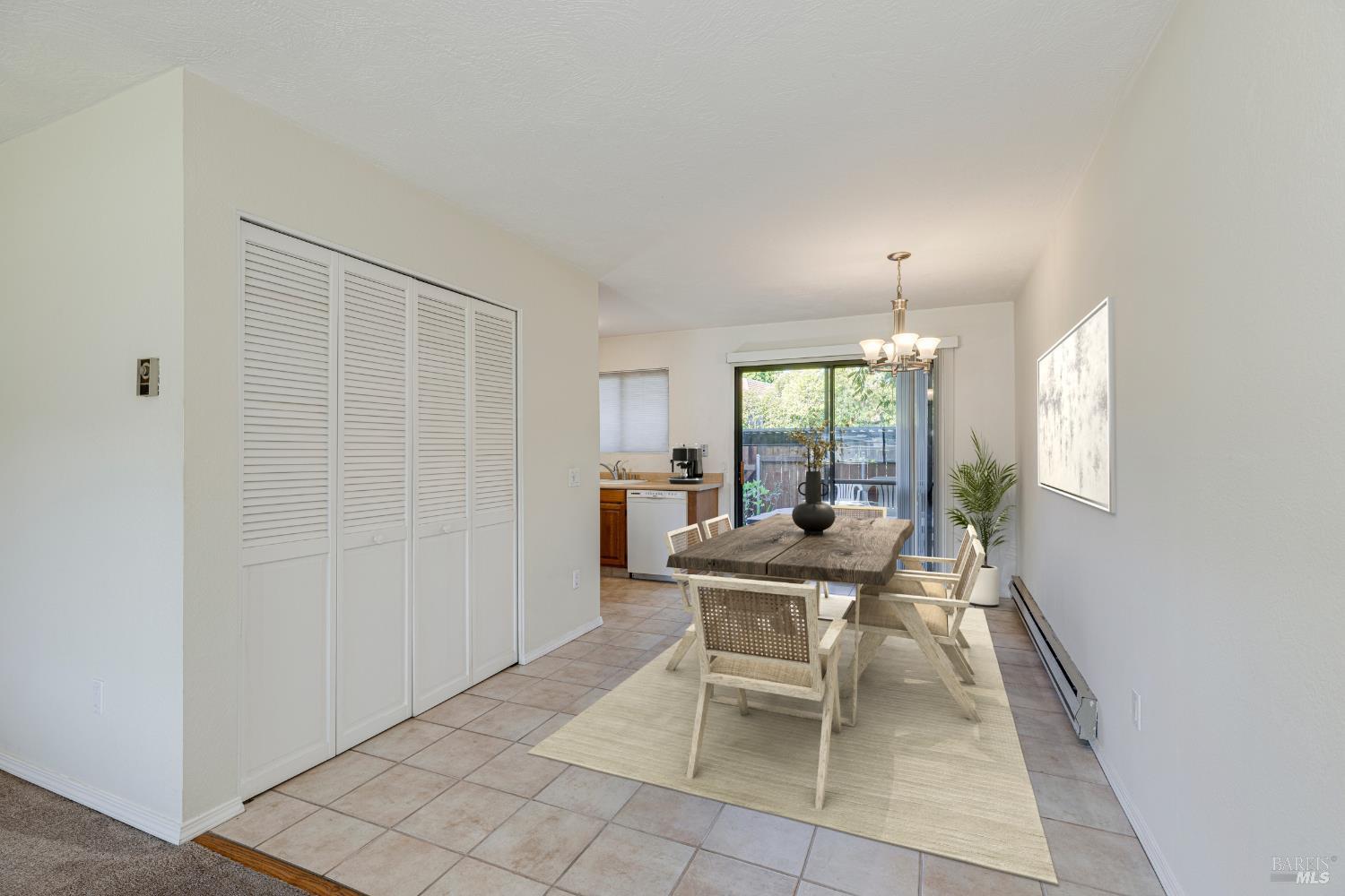 Detail Gallery Image 6 of 46 For 219 College View Dr, Rohnert Park,  CA 94928 - 3 Beds | 1/1 Baths