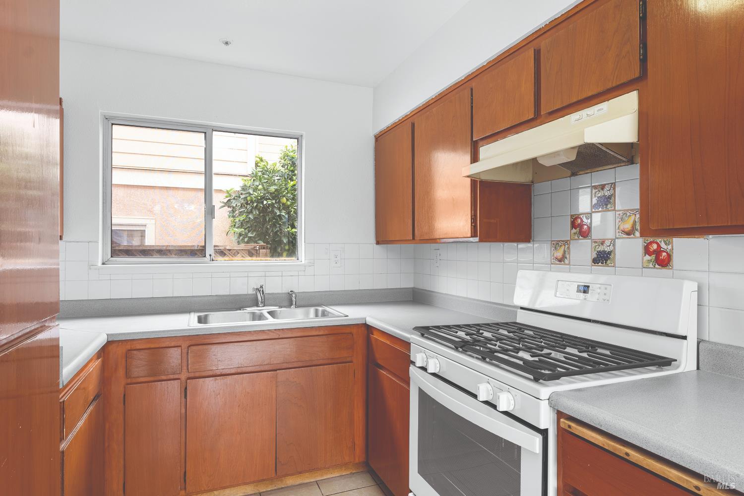 Detail Gallery Image 10 of 30 For 12 Alana Way, Cloverdale,  CA 95425 - 3 Beds | 1/1 Baths