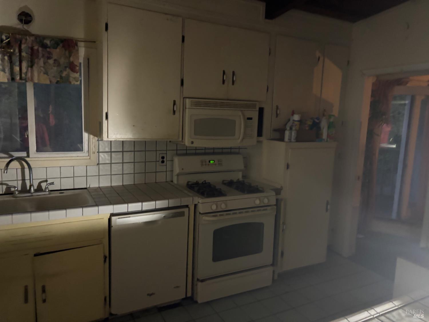 Detail Gallery Image 46 of 77 For 11 Huckleberry Hts, Cazadero,  CA 95421 - 2 Beds | 3 Baths