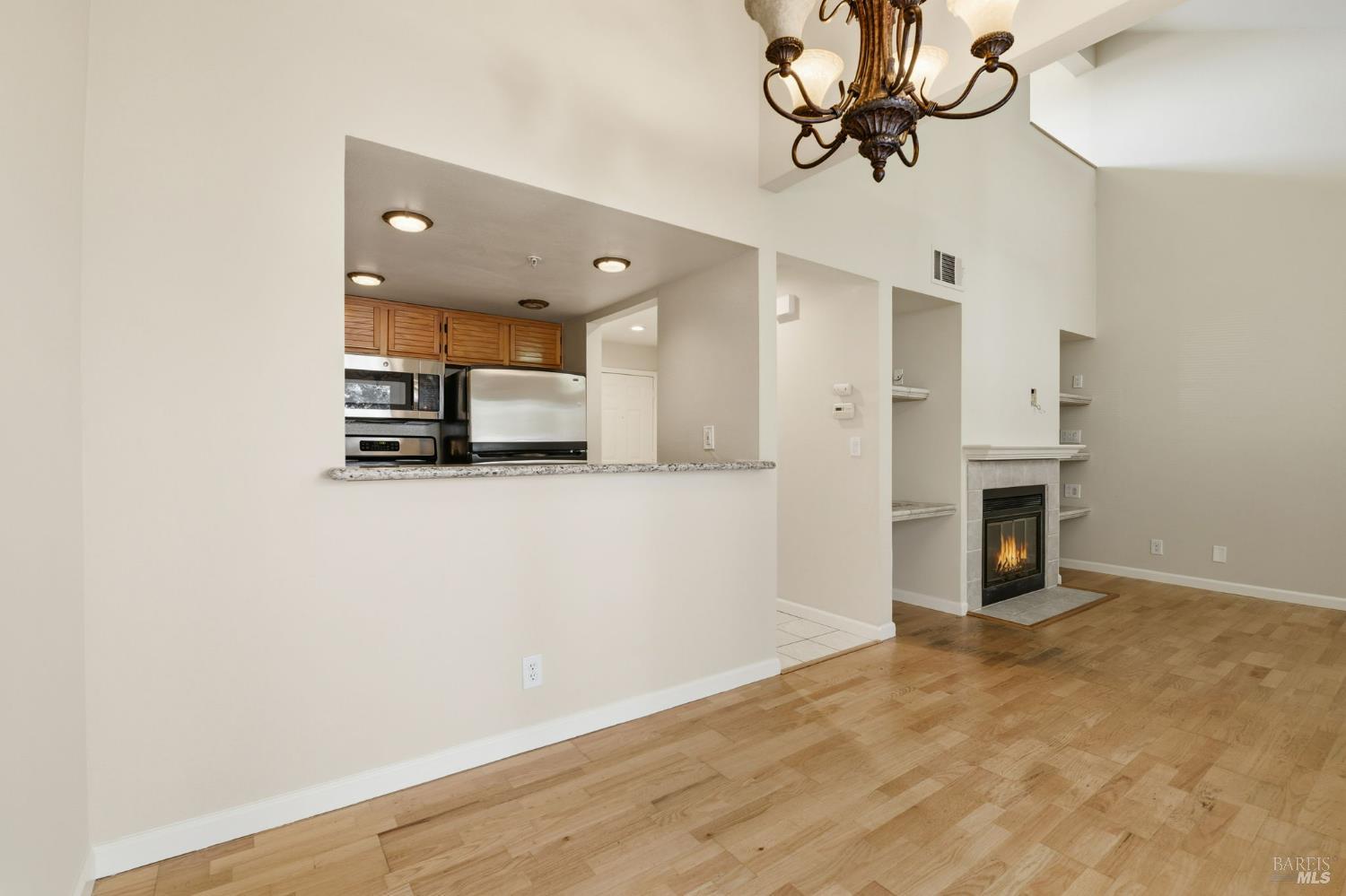 Detail Gallery Image 12 of 27 For 4632 Melody Dr #E,  Concord,  CA 94521 - 2 Beds | 2 Baths