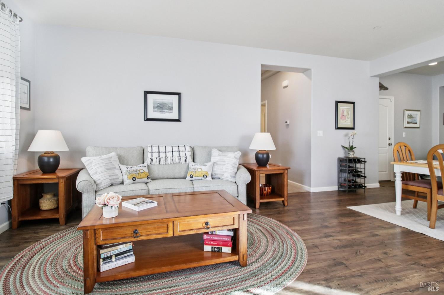 Detail Gallery Image 7 of 26 For 2455 Avignon Cir, Santa Rosa,  CA 95403 - 3 Beds | 2 Baths