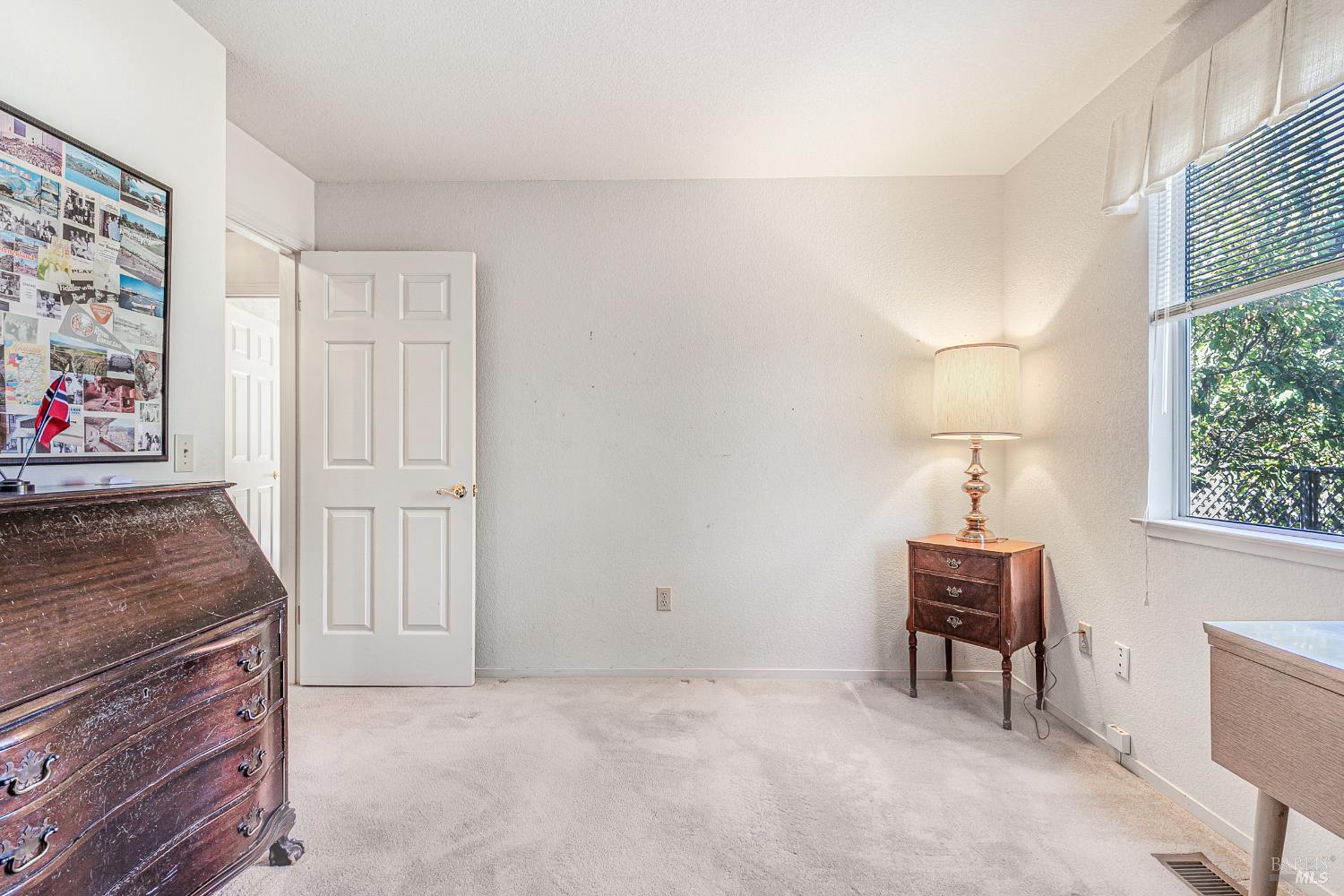 Detail Gallery Image 32 of 56 For 240 Silver Creek Cir, Santa Rosa,  CA 95409 - 3 Beds | 2 Baths