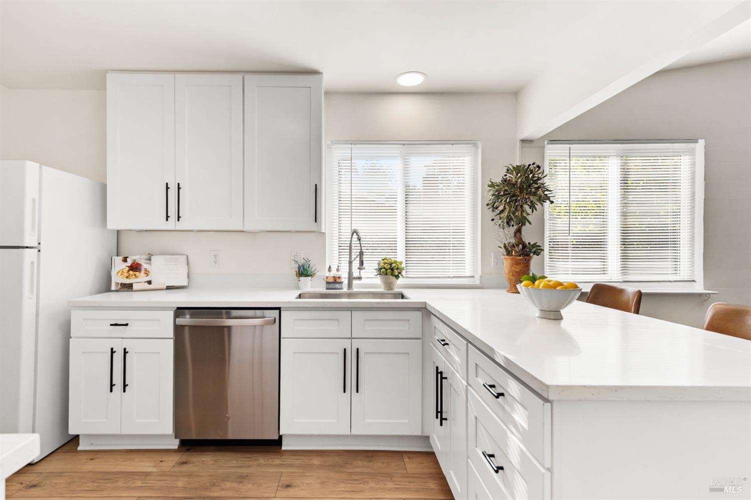 Detail Gallery Image 11 of 35 For 4127 Siskiyou Ave, Santa Rosa,  CA 95405 - 3 Beds | 2 Baths