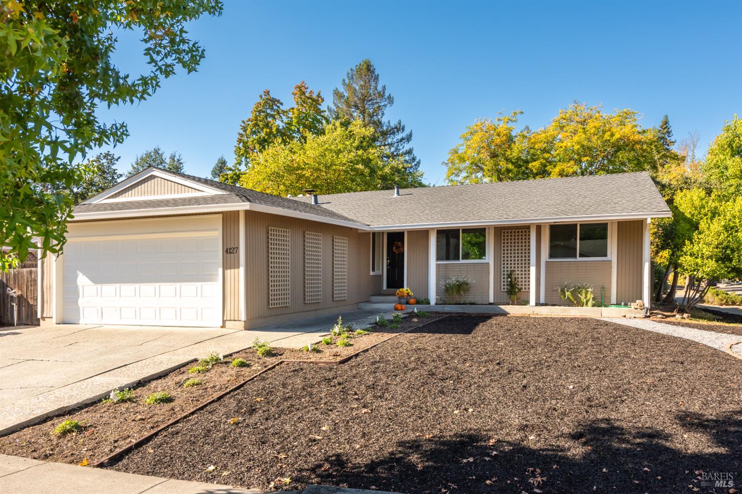 Detail Gallery Image 33 of 35 For 4127 Siskiyou Ave, Santa Rosa,  CA 95405 - 3 Beds | 2 Baths