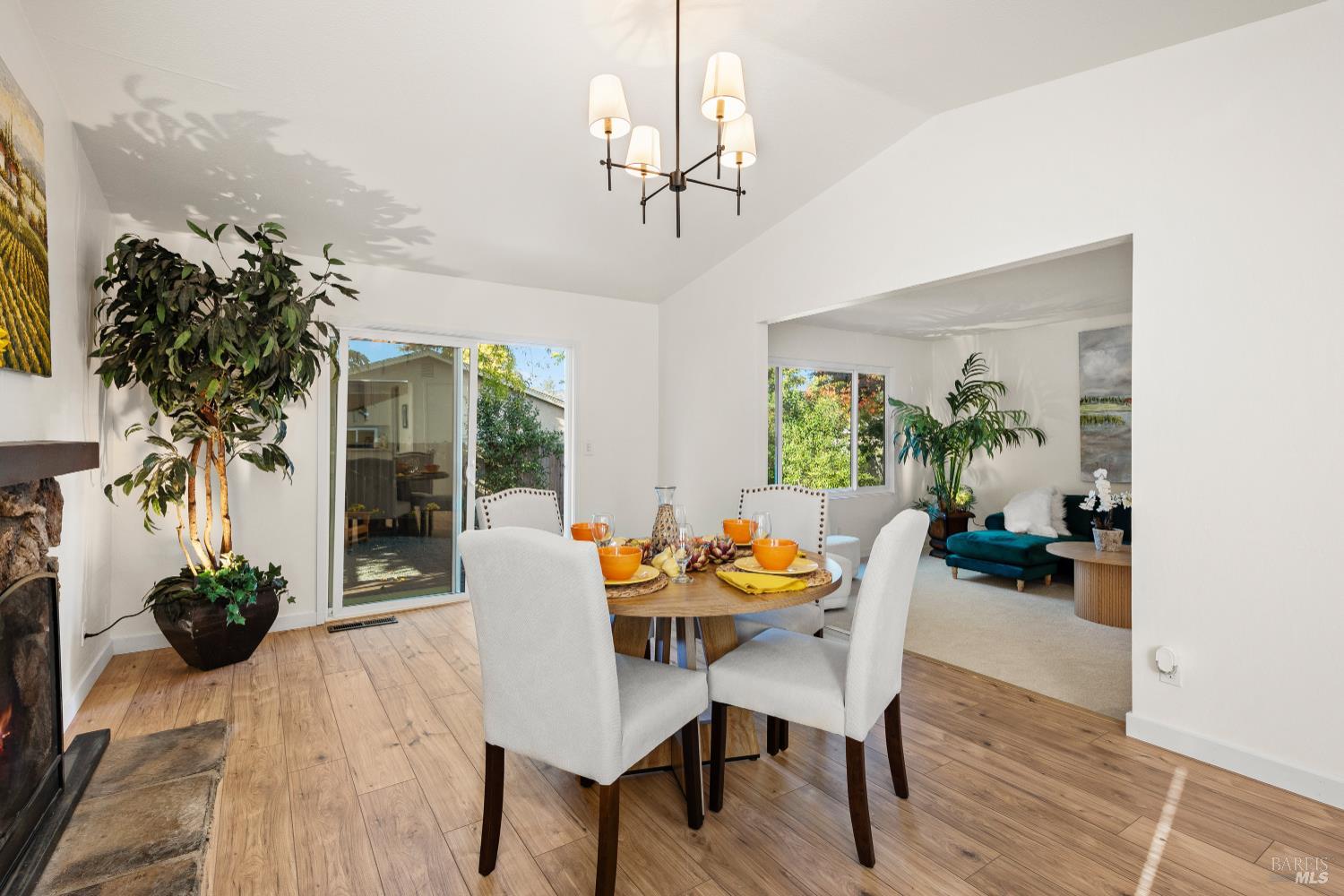 Detail Gallery Image 15 of 35 For 4127 Siskiyou Ave, Santa Rosa,  CA 95405 - 3 Beds | 2 Baths